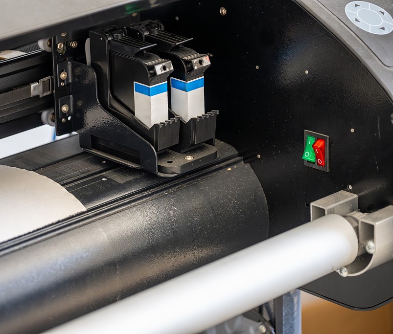Industrial precision printing press